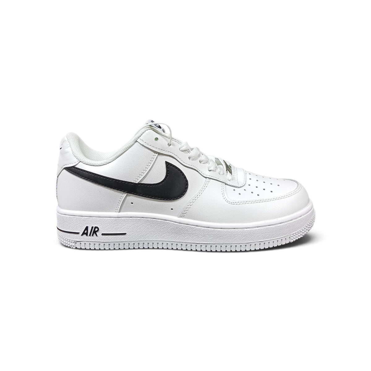 AF white black tick