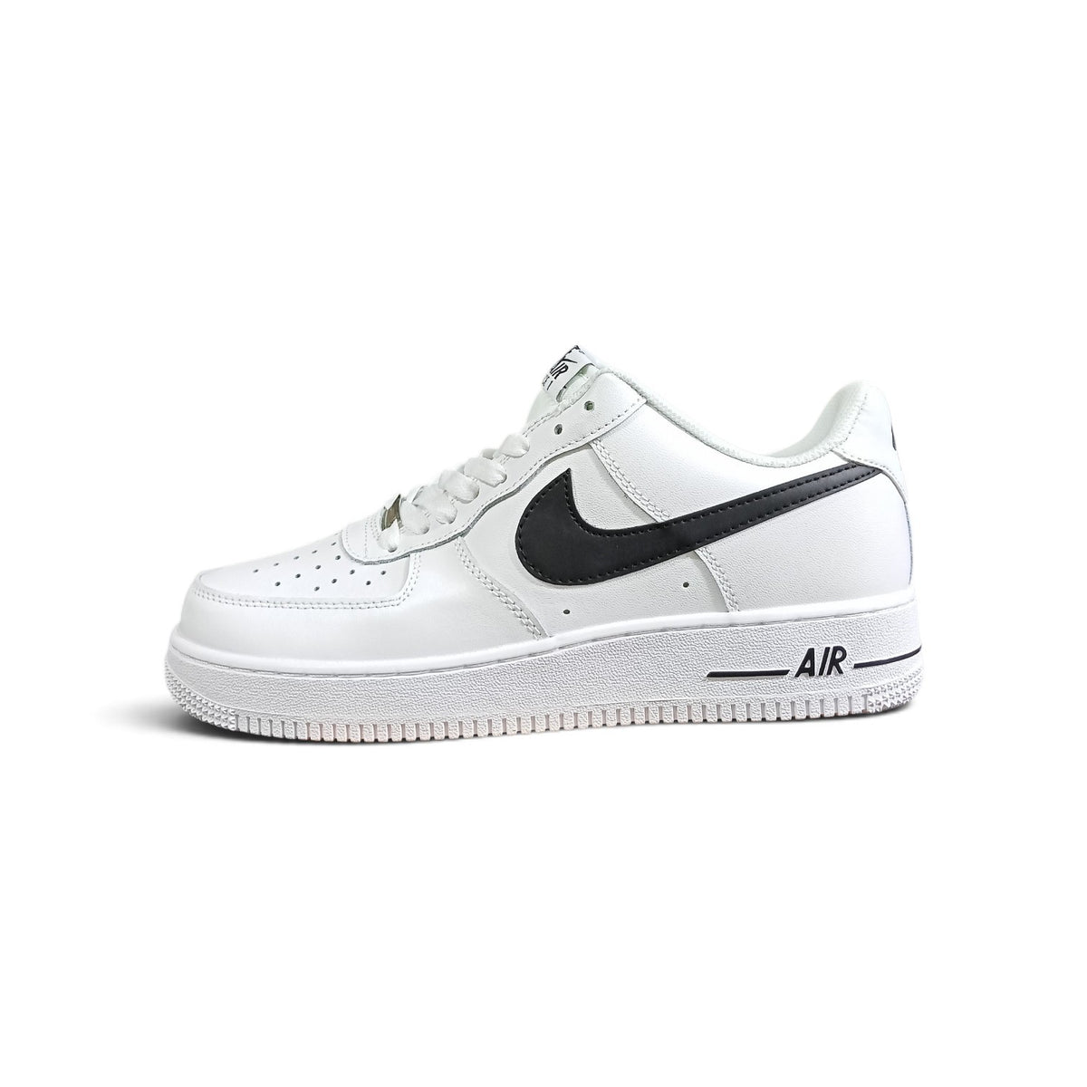 AF white black tick